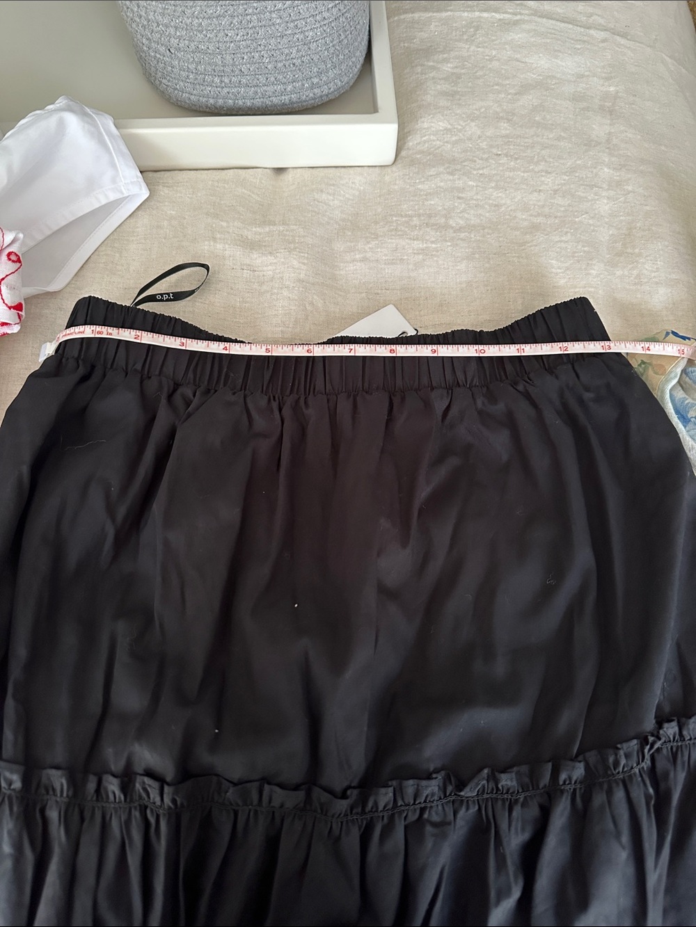 Elastic-Waist Black Tiered Maxi Skirt - Picture 6 of 6
